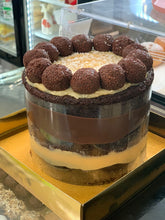Load image into Gallery viewer, 6โ Naked Cake of the Month : Chocolate with White and Traditional Brigadeiro