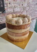 Load image into Gallery viewer, Cake of the Month- 6”Cake of the Month- Vanilla with doce de leite and traditional brigadeiro