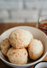 Load image into Gallery viewer, Mini Pão de Queijo / Mini Cheese Bun Party of 50 - Baked
