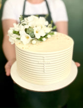 Load image into Gallery viewer, First Communion / Confirmation  Cake