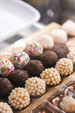 Load image into Gallery viewer, Lunch Bag I- Sandwich, Juice, Brigadeiro and Fruit Salad