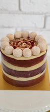 Load image into Gallery viewer, Cake of the Month- 6”Cake of the Month- Vanilla with white brigadeiro and berry jam!