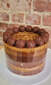 Cake of the Month- 6” Vanilla with Doce de Leite and Brigadeiro