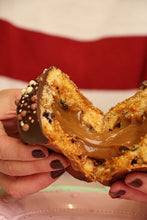 Load image into Gallery viewer, Mini &quot;Panetone&quot; Recheado - filled with Brigadeiro or Doce de Leite
