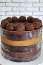 Load image into Gallery viewer, Gift Naked Cake with Brigadeiros
