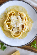 Load image into Gallery viewer, Valentine&#39;s Full Dinner and Dessert Kit

