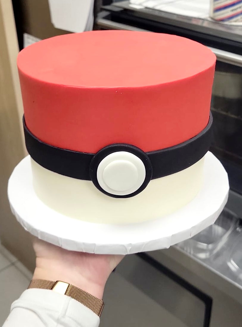 Easy Pokemon Pokeball Cake