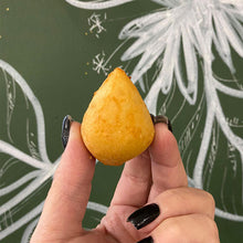 Load image into Gallery viewer, Coxinha Pack (550gr) - Pre Fried
